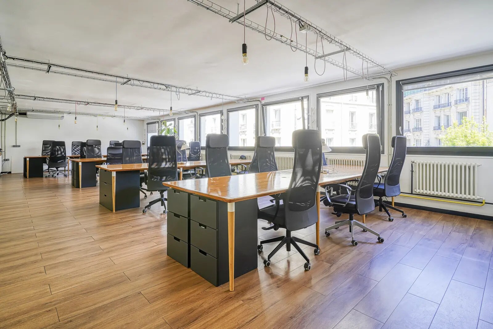 Co-working Space in Paris to rent Interior Photo- Image 1 of 14