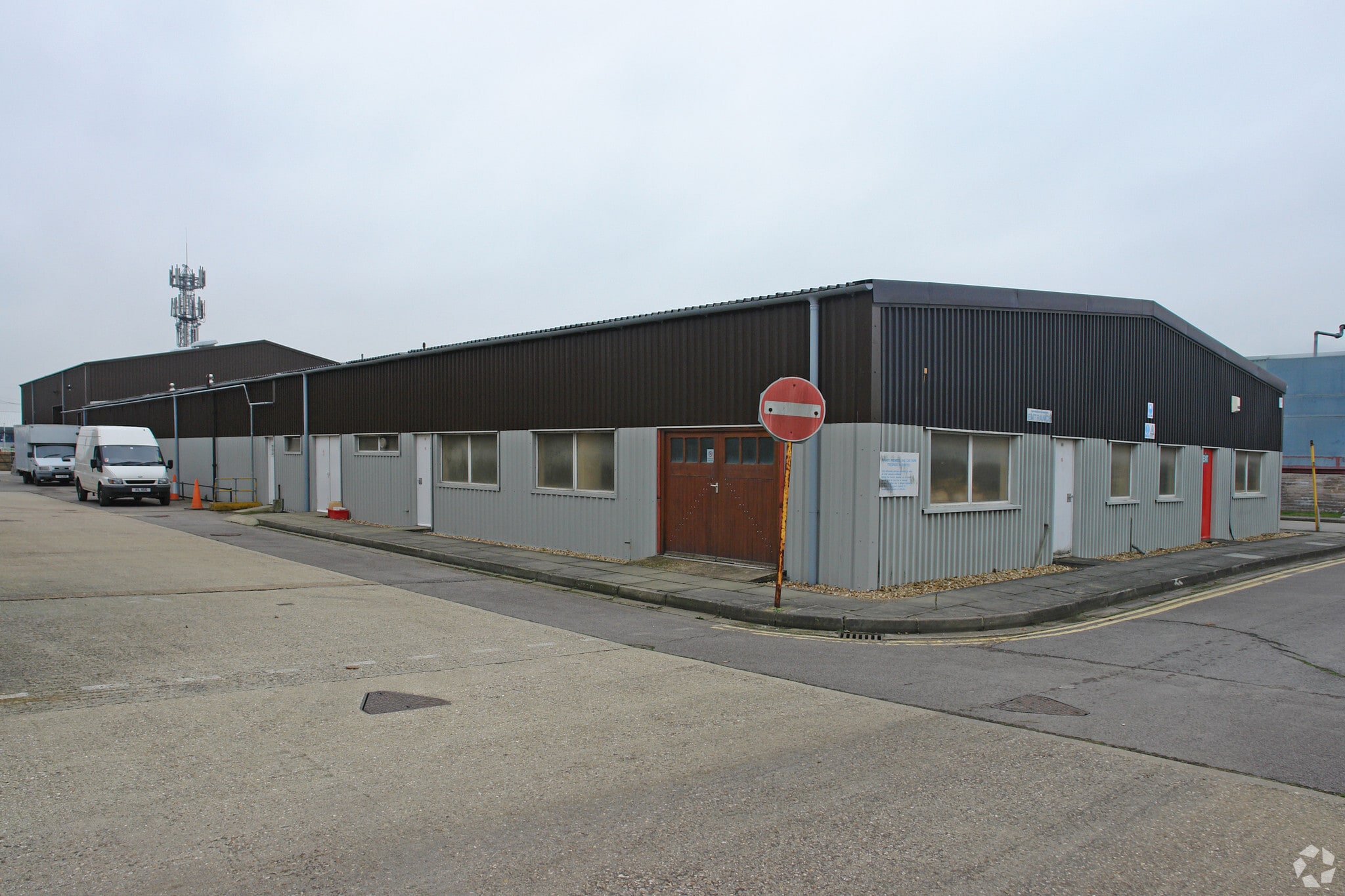 Sharlands Rd, Fareham to rent Building Photo- Image 1 of 5