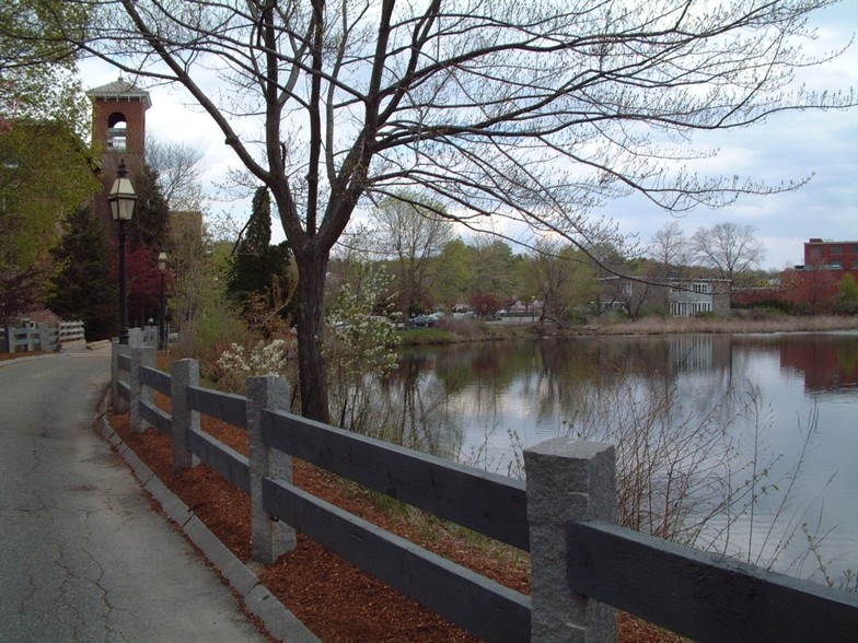 146 Main St, North Andover, MA for rent - Building Photo - Image 3 of 5