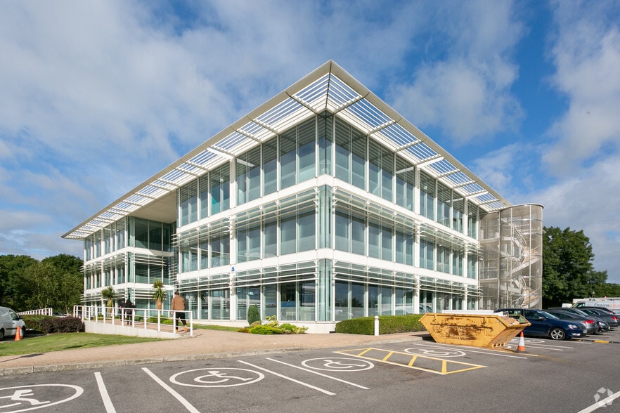 Whitehill Way, Swindon to rent - Building Photo - Image 1 of 4