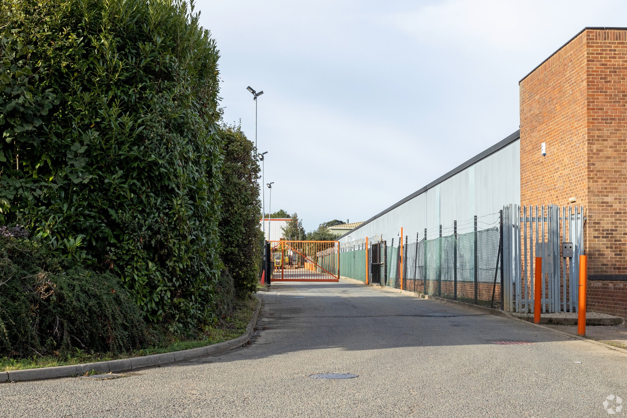 12-14 Amor Way, Letchworth Garden City to rent Primary Photo- Image 1 of 2