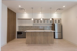 4600 Roswell Rd, Atlanta, GA to rent Interior Photo- Image 1 of 9