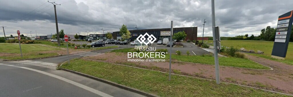 Location Commerce 1 400 m² - Photo 1