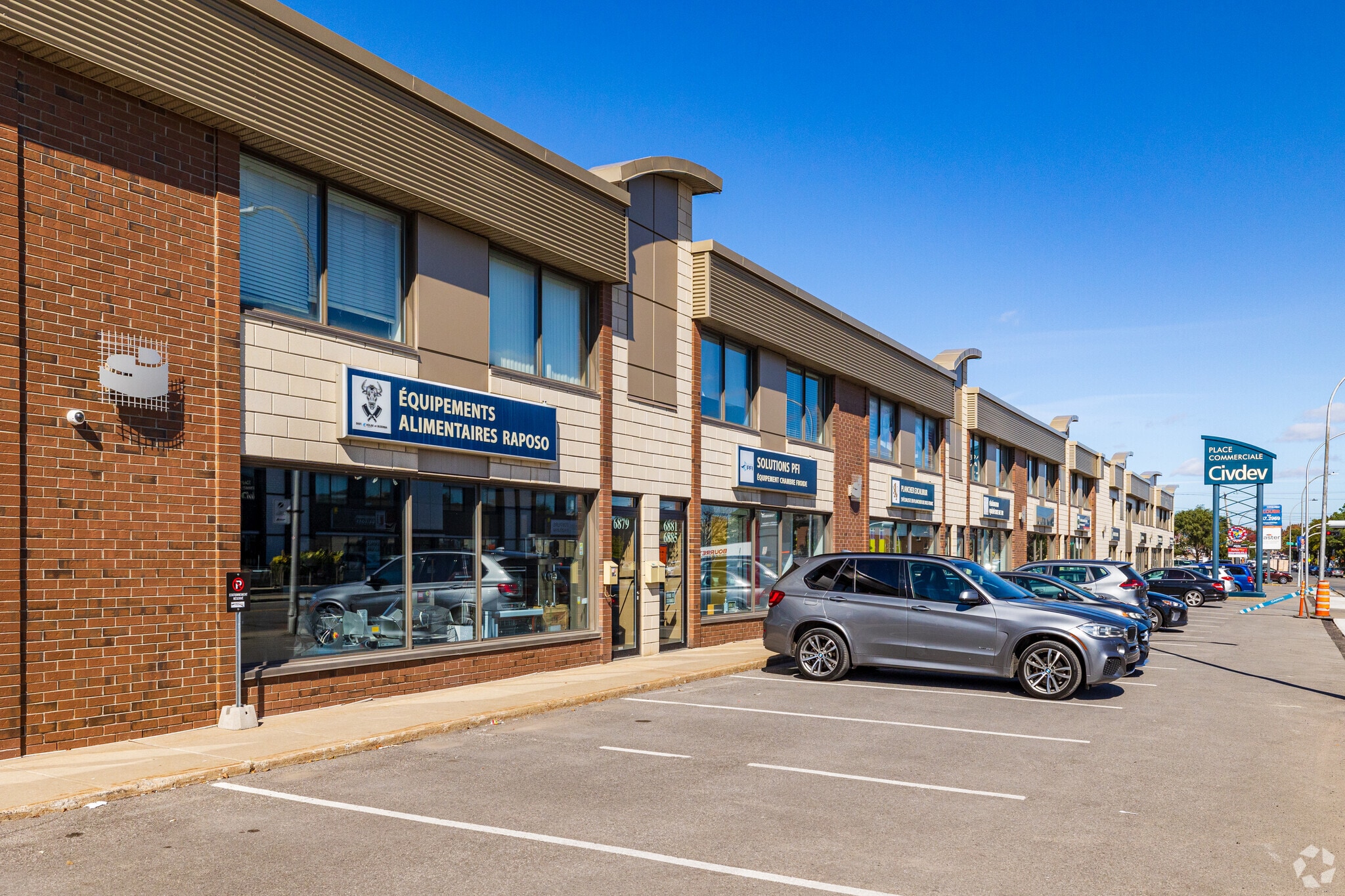 6865-6915 Rue Jarry E, Saint-leonard, QC to rent Building Photo- Image 1 of 23