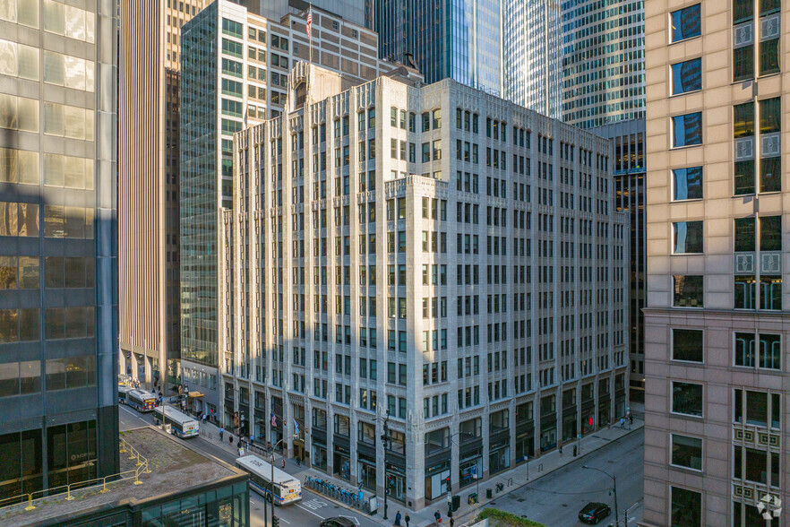 300 W Adams St, Chicago, IL for rent - Building Photo - Image 1 of 8