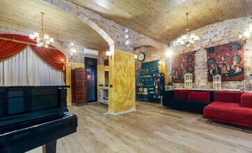 Retail in Barcelona, Barcelona to rent Interior Photo- Image 2 of 5