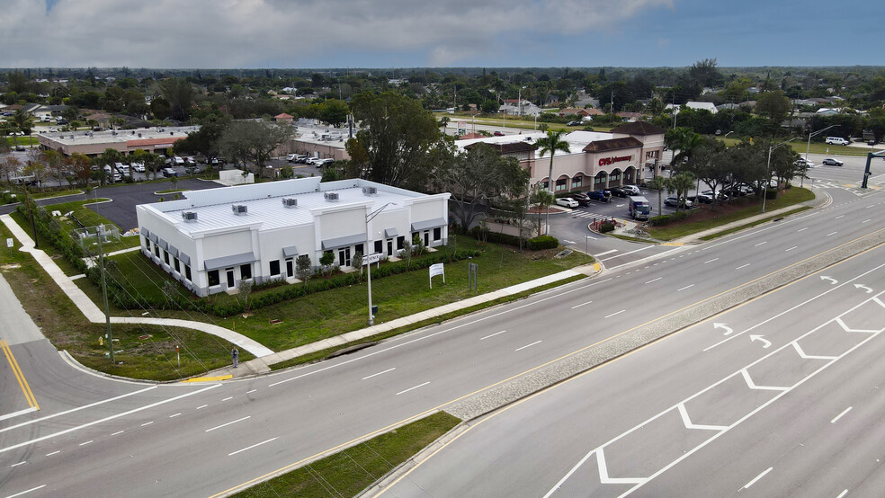 2772 Santa Barbara Blvd, Naples, FL for rent - Building Photo - Image 3 of 5