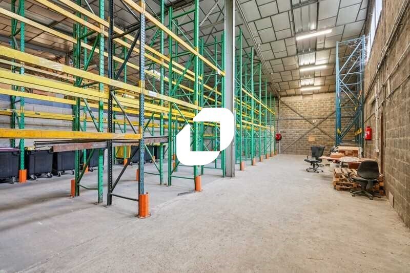 Light Industrial in Morangis to rent - Interior Photo - Image 3 of 16