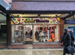 1 Commerce Way, Letchworth Garden City to rent Building Photo- Image 1 of 1