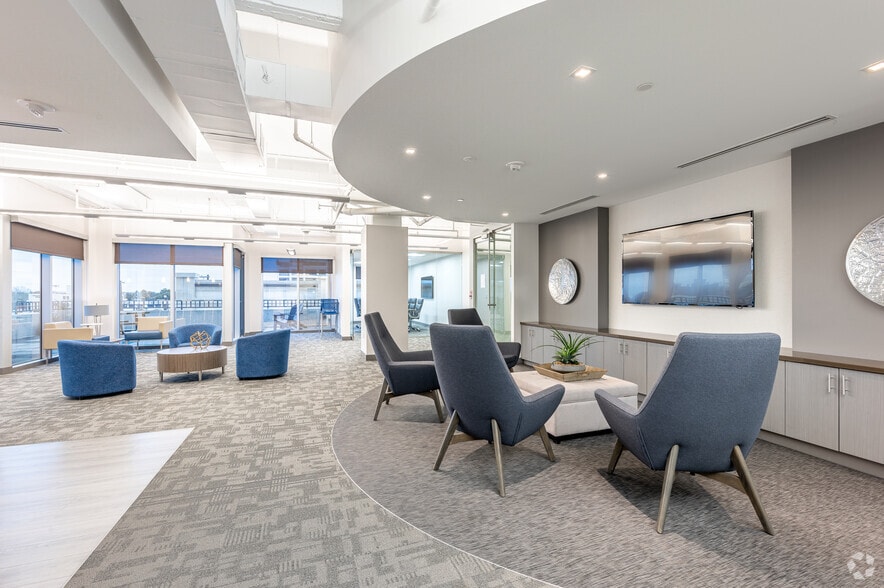 8201 Preston Rd, Dallas, TX to rent - Building Photo - Image 1 of 21