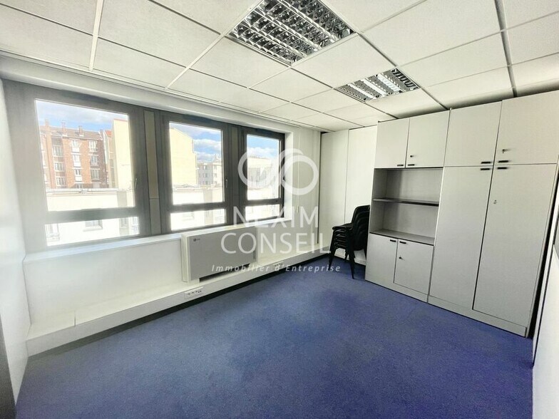 Office in Clichy to rent - Building Photo - Image 2 of 20