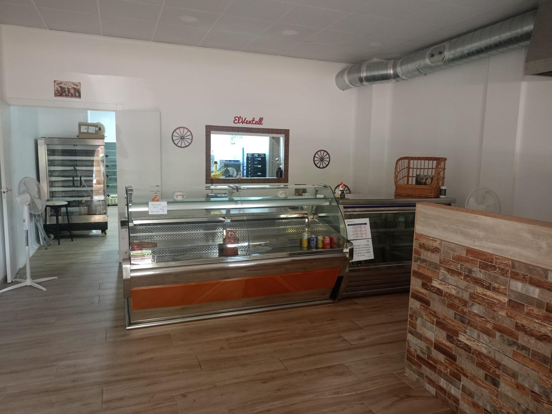 Retail in Malgrat de Mar, Barcelona to rent Interior Photo- Image 1 of 2