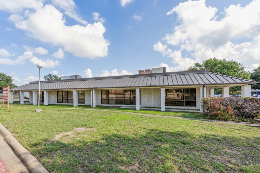 1001 S Sherman St, Richardson, TX for rent - Building Photo - Image 1 of 24