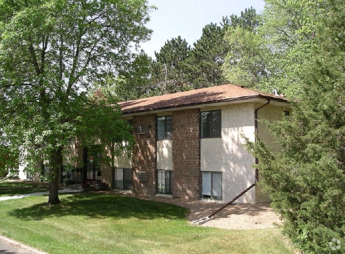 5892-5896 Elm St, North Branch, MN for sale - Building Photo - Image 2 of 11