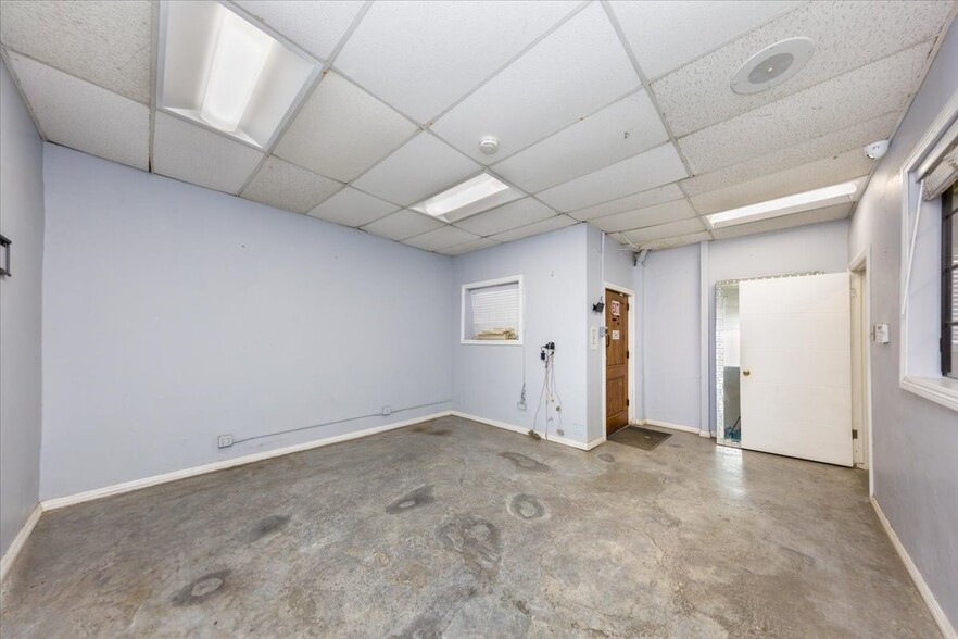 11924 Vose St, North Hollywood, CA for sale - Building Photo - Image 3 of 12