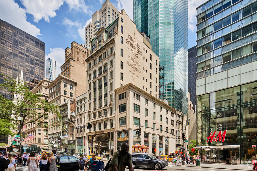 595 Fifth Ave, New York, NY for rent - Primary Photo - Image 1 of 6