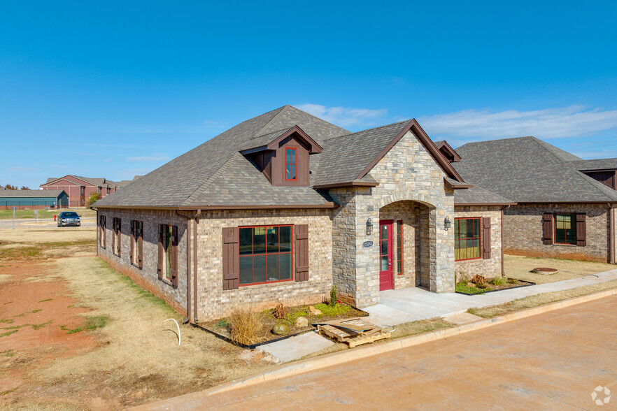 15224 Lleytons Ct, Oklahoma City, OK for sale - Primary Photo - Image 1 of 14