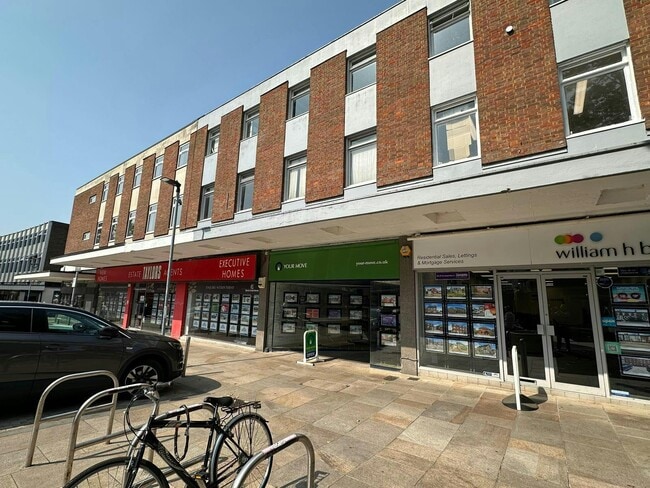 More details for 38 Allhallows, Bedford - Retail for Sale