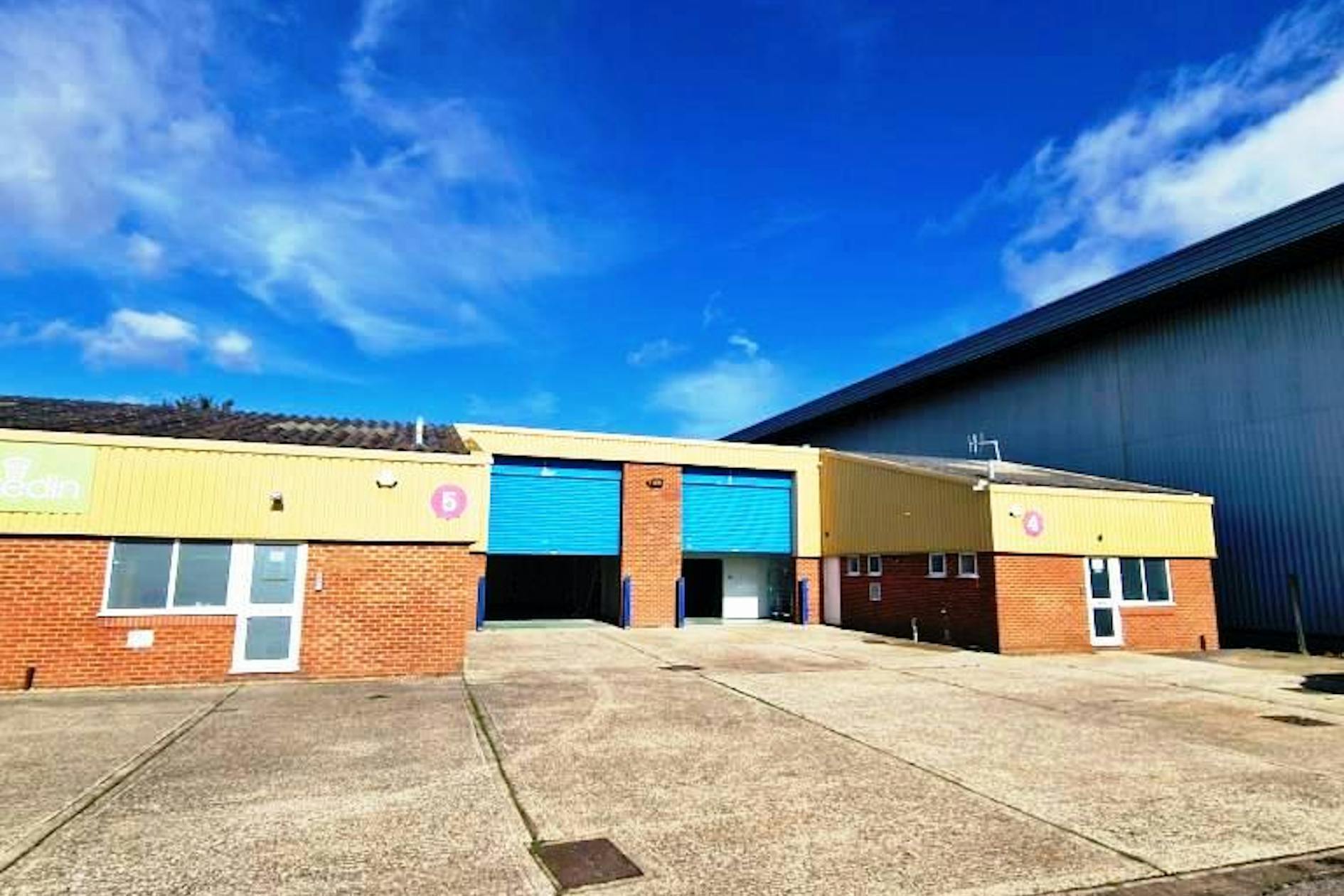 Lennox Rd, Basingstoke for sale Building Photo- Image 1 of 1