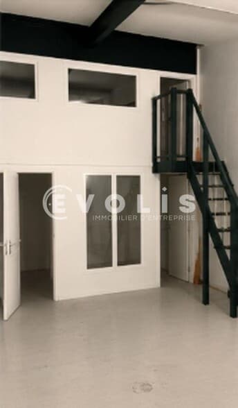 Light Industrial in Ivry Sur Seine to rent - Interior Photo - Image 3 of 8
