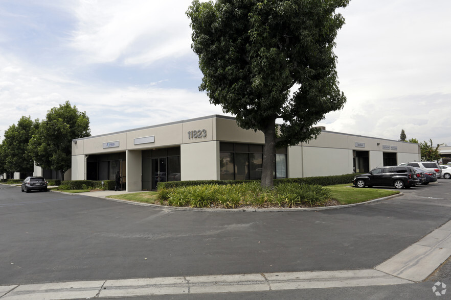 11823 Slauson Ave, Santa Fe Springs, CA for rent - Building Photo - Image 1 of 8