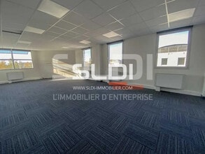 10-12 Allée Irène Joliot Curie, Saint-Priest to rent Interior Photo- Image 1 of 4