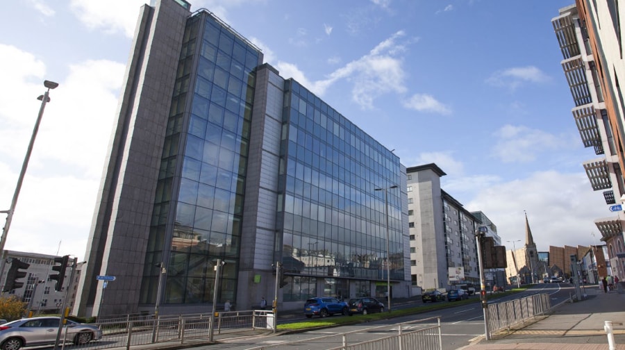 64 Exeter St, Plymouth to rent - Building Photo - Image 3 of 3