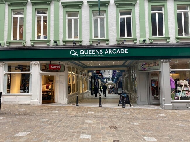 More details for 12 Queens Arcade, Leeds - Retail to Rent
