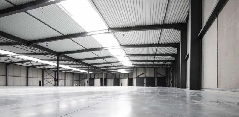Industrial in Le Mesnil-Amelot to rent - Building Photo - Image 1 of 6
