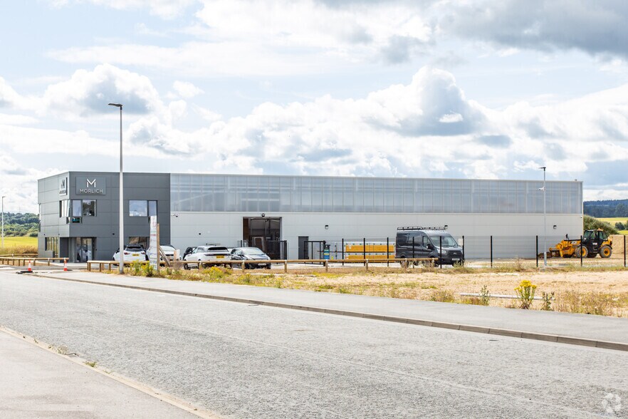 8 Coxton Park, Elgin to rent - Building Photo - Image 3 of 3