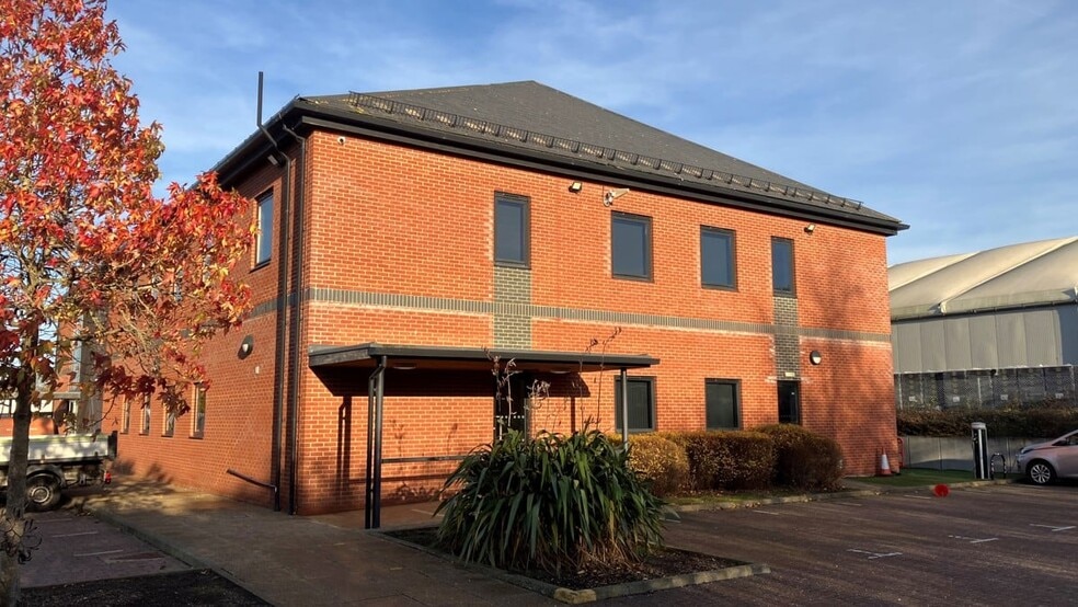 280 Fifers Ln, Norwich to rent - Building Photo - Image 2 of 2