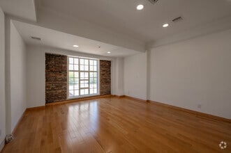 9615 Brighton Way, Beverly Hills, CA for rent Interior Photo- Image 1 of 2