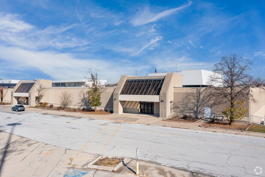 2 Orland Square Dr, Orland Park, IL for sale - Building Photo - Image 2 of 30