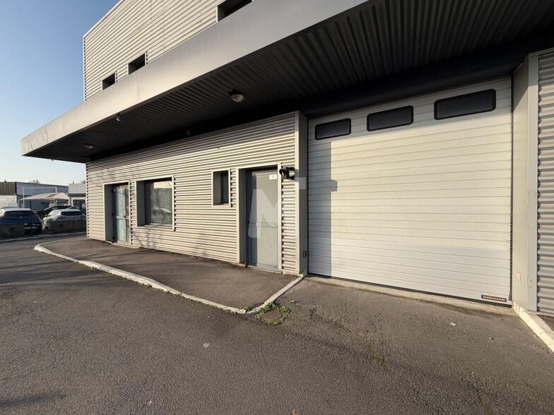 Office in Morangis to rent - Building Photo - Image 2 of 10
