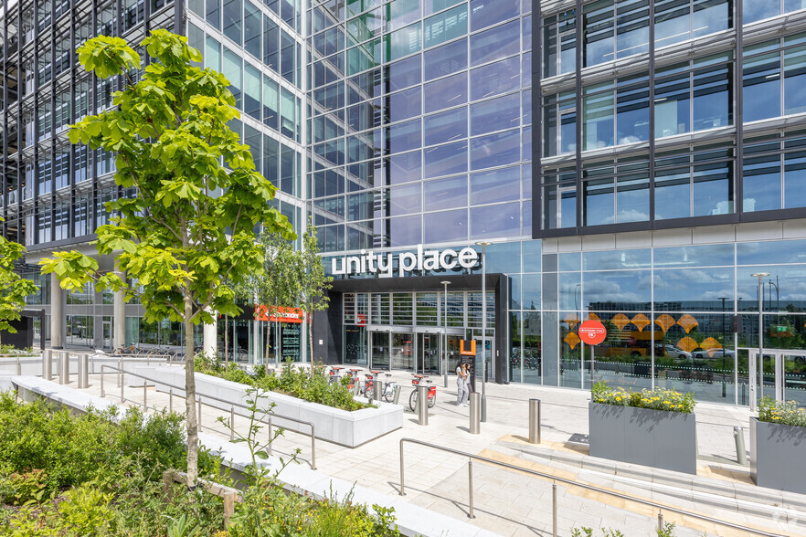 Unity Pl, Milton Keynes for rent - Building Photo - Image 2 of 16