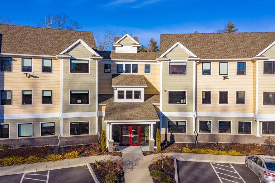 80 Palmer Cir, Hope Valley, RI to rent - Building Photo - Image 2 of 7