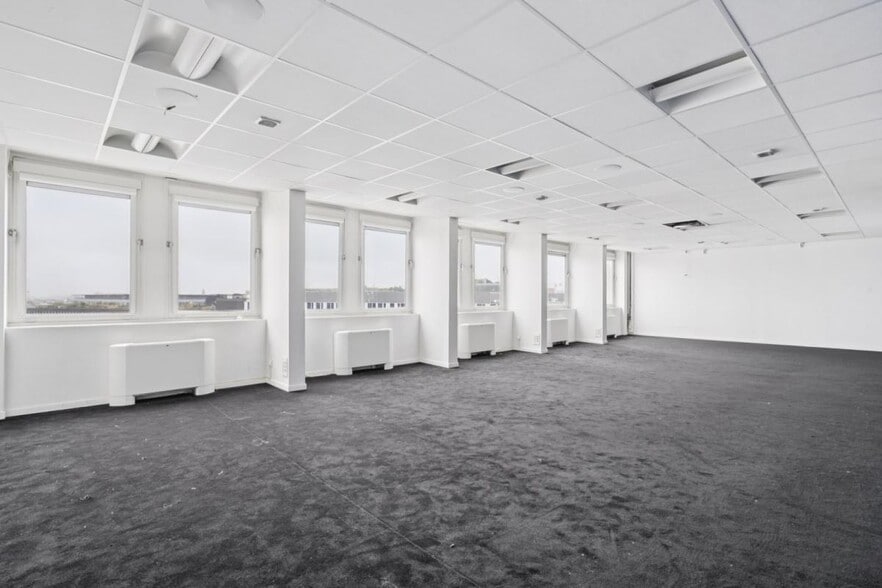 92-98 Boulevard Victor Hugo, Clichy to rent - Interior Photo - Image 2 of 10