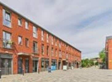 Unit 10, Elms Walk, Wokingham to rent - Building Photo - Image 2 of 4