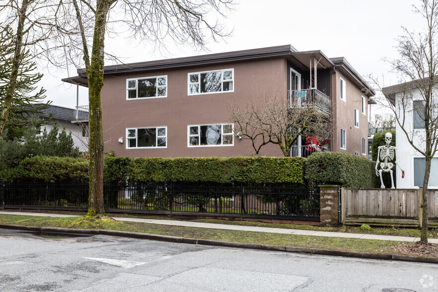 522 43rd Av E, Vancouver, BC for sale - Primary Photo - Image 1 of 2