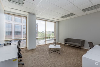 11815 Fountain Way, Newport News, VA to rent Interior Photo- Image 1 of 2