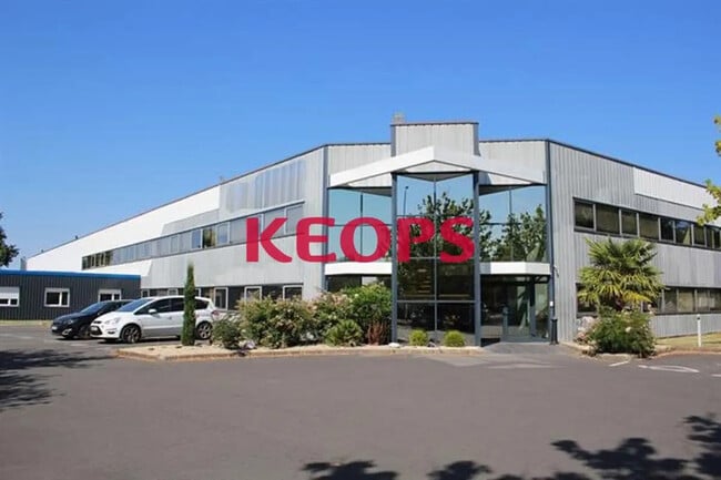 Vente Entrepôt 8 252 m²