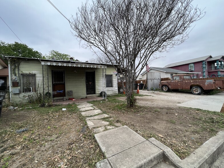 515 Gladstone, San Antonio, TX for sale - Building Photo - Image 2 of 6