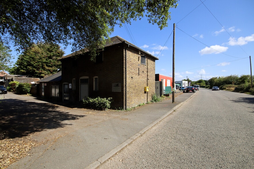 Sheppey Way, Bobbing to rent - Building Photo - Image 1 of 3