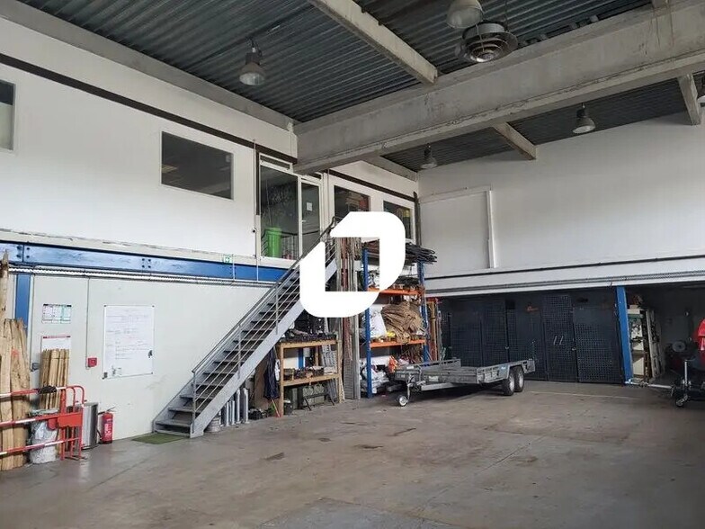 Light Industrial in Mérignac to rent - Interior Photo - Image 2 of 10