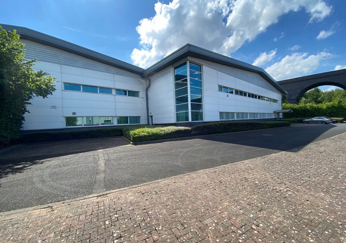 Coxwell Ave, Wolverhampton to rent Building Photo- Image 1 of 2