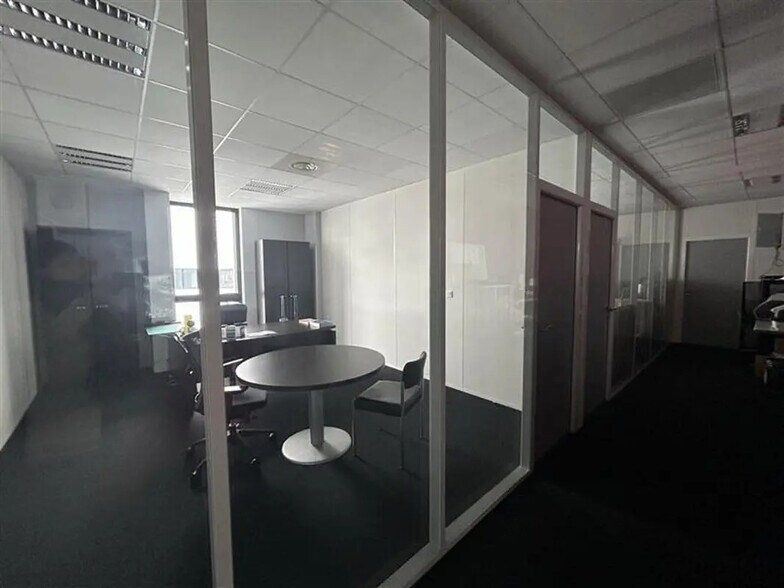 Office in Dijon to rent - Building Photo - Image 3 of 8