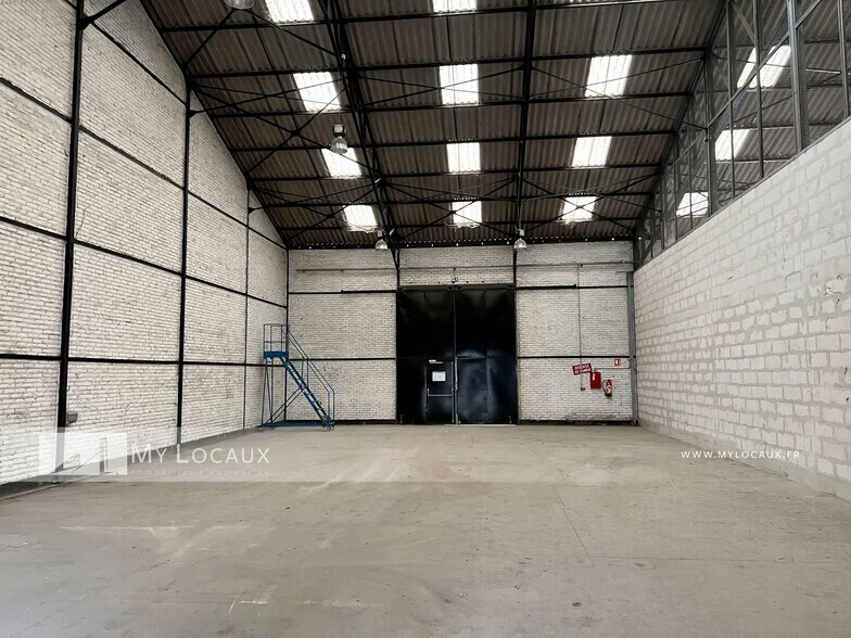 Route Du Bassin 5, Gennevilliers to rent - Interior Photo - Image 3 of 4