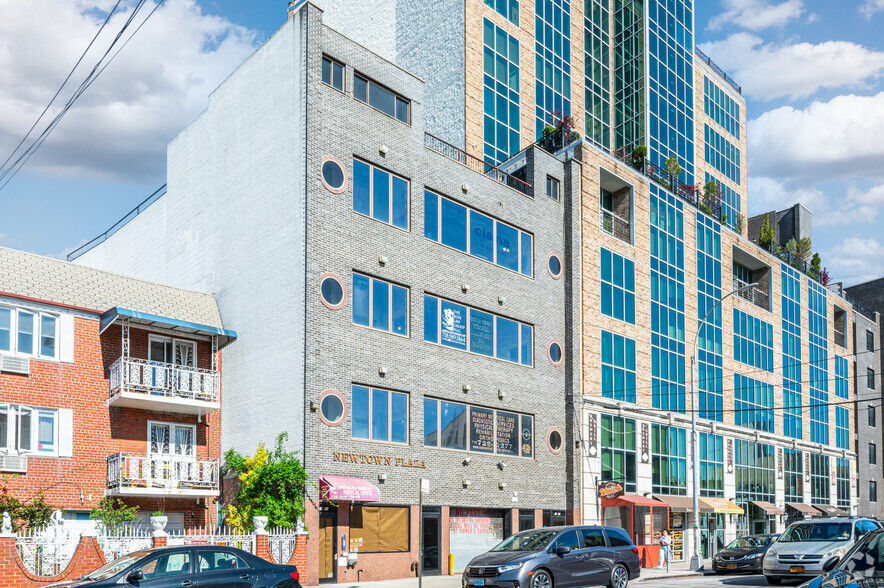 3111 Newtown Ave, Astoria, NY for sale - Primary Photo - Image 1 of 1