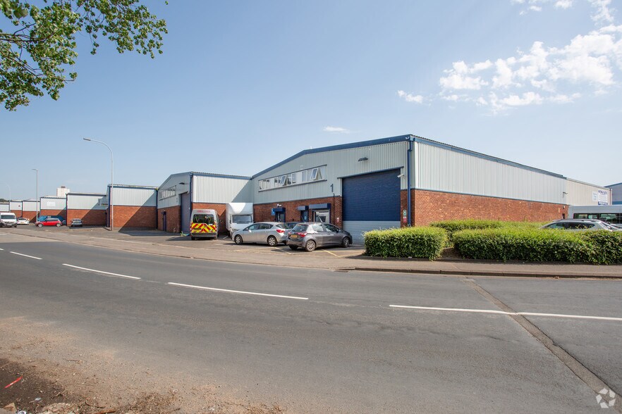 Planetary Rd, Willenhall to rent - Building Photo - Image 3 of 4