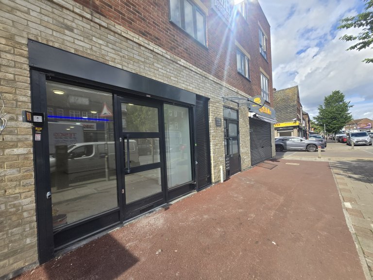 732-738 Green Lane, Barking to rent - Building Photo - Image 3 of 4